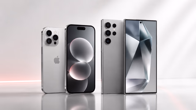 iPhone et Samsung Galaxy reconditionnés sur surface réfléchissante